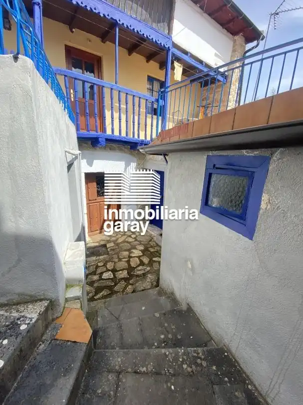 Vista exterior de Casa o chalet en venta en Valle de Valdebezana con Calefacción y Amueblado