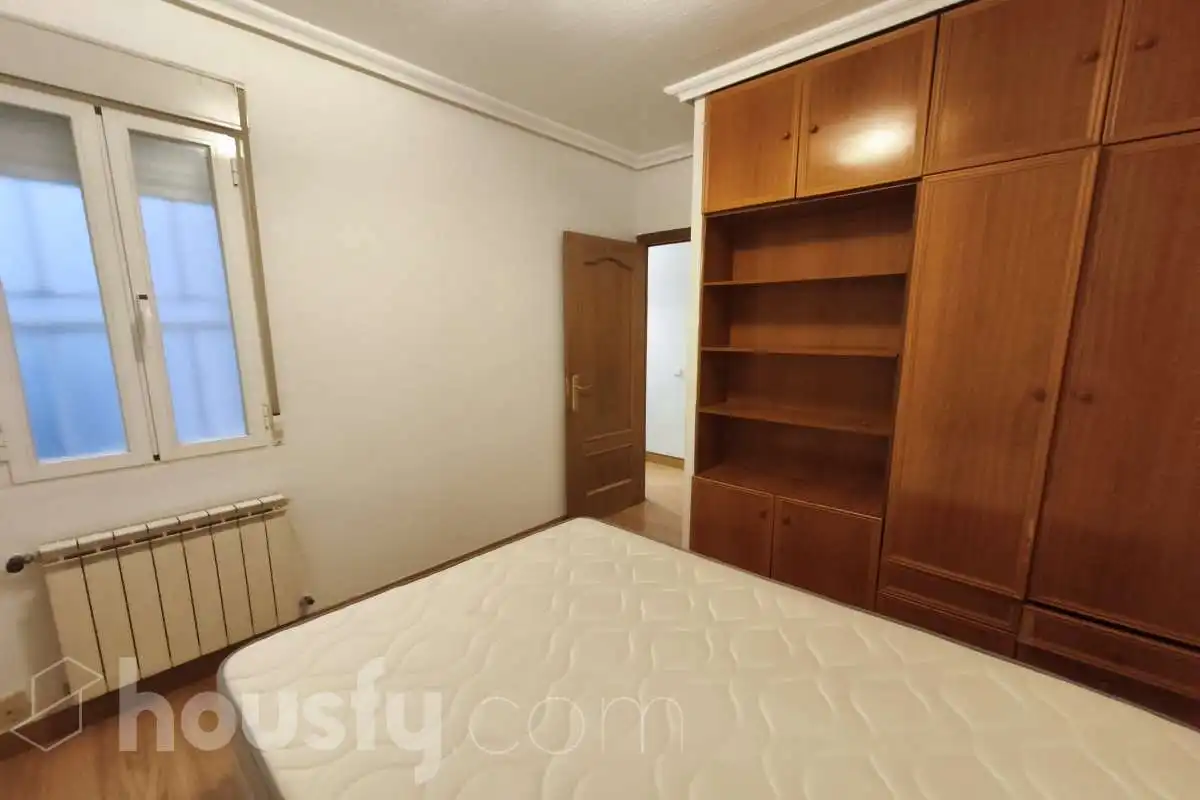 Habitación de Piso de alquiler en Madrid con Calefacción y Amueblado