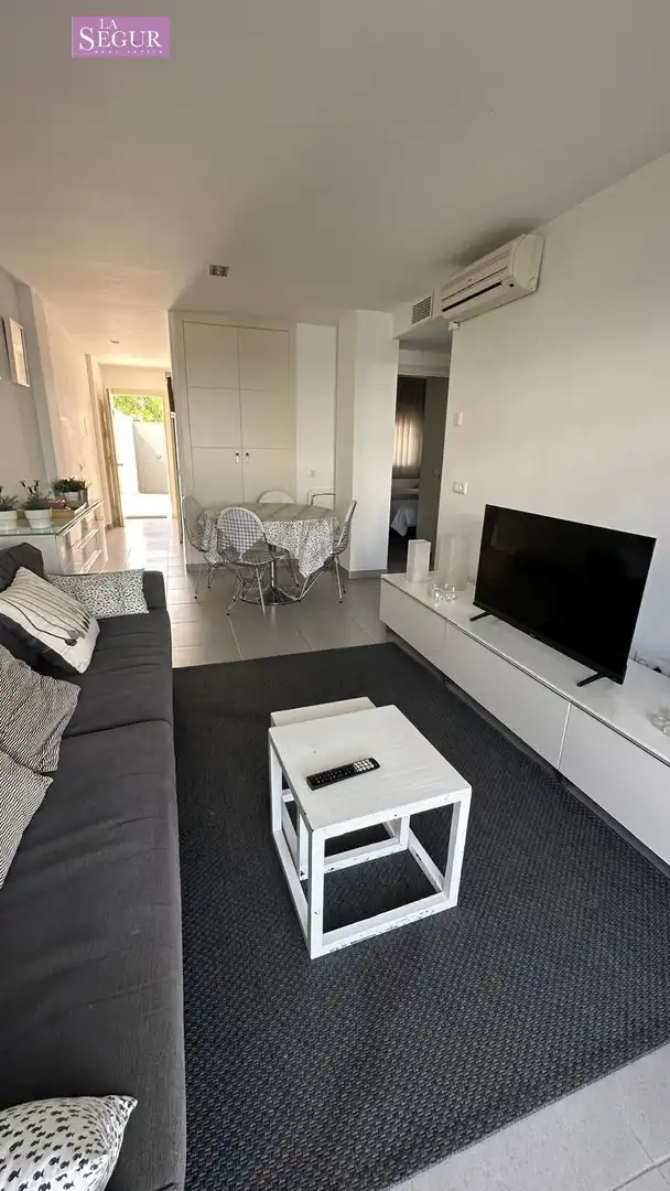 Sala d'estar de Planta baixa en venda en Conil de la Frontera amb Aire condicionat, Terrassa i Traster