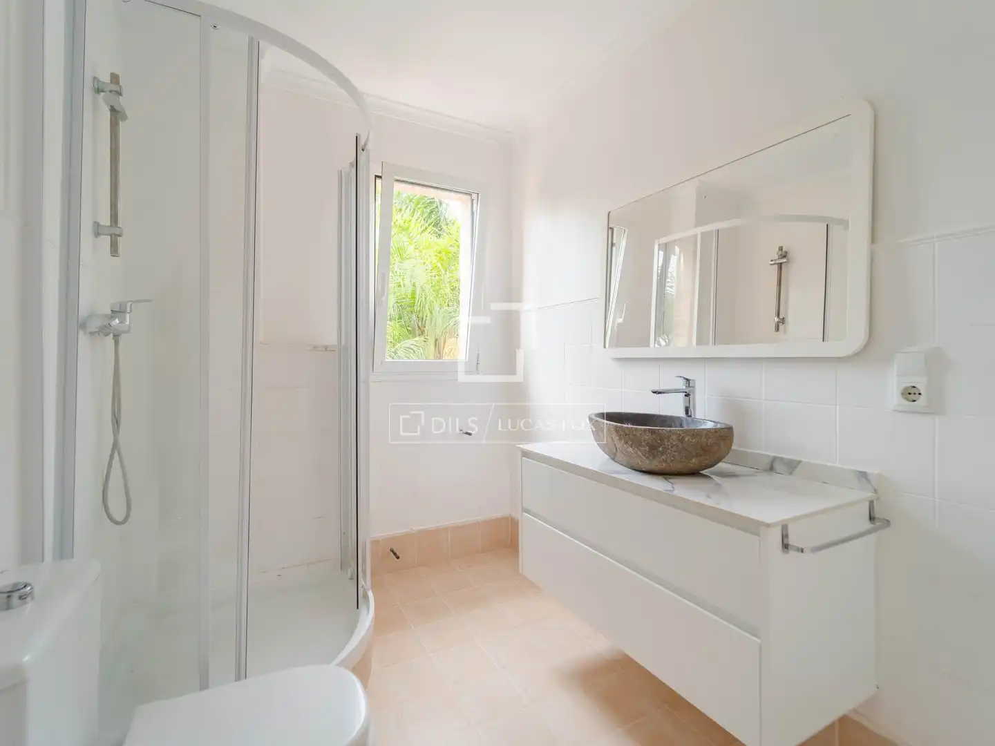 Bany de Casa o xalet de lloguer en Bétera amb Aire condicionat, Jardí privat i Moblat