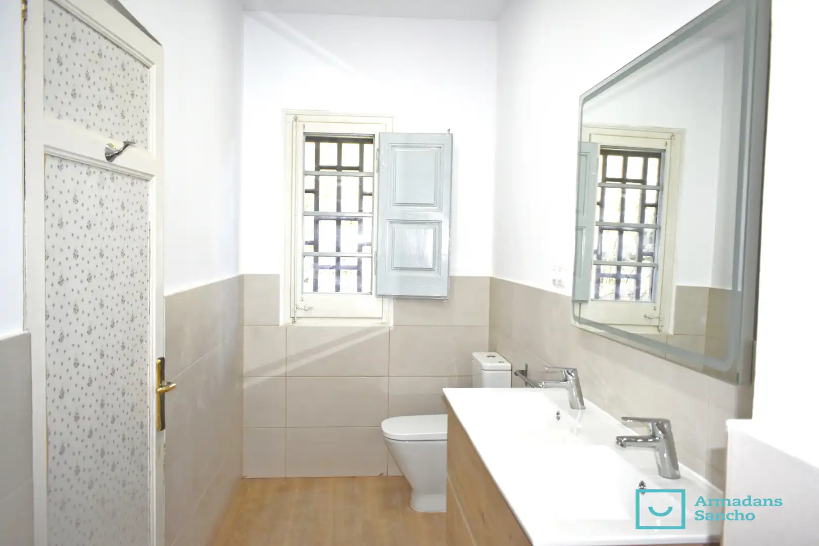 Baño de Casa o chalet de alquiler en Tiana con Horno