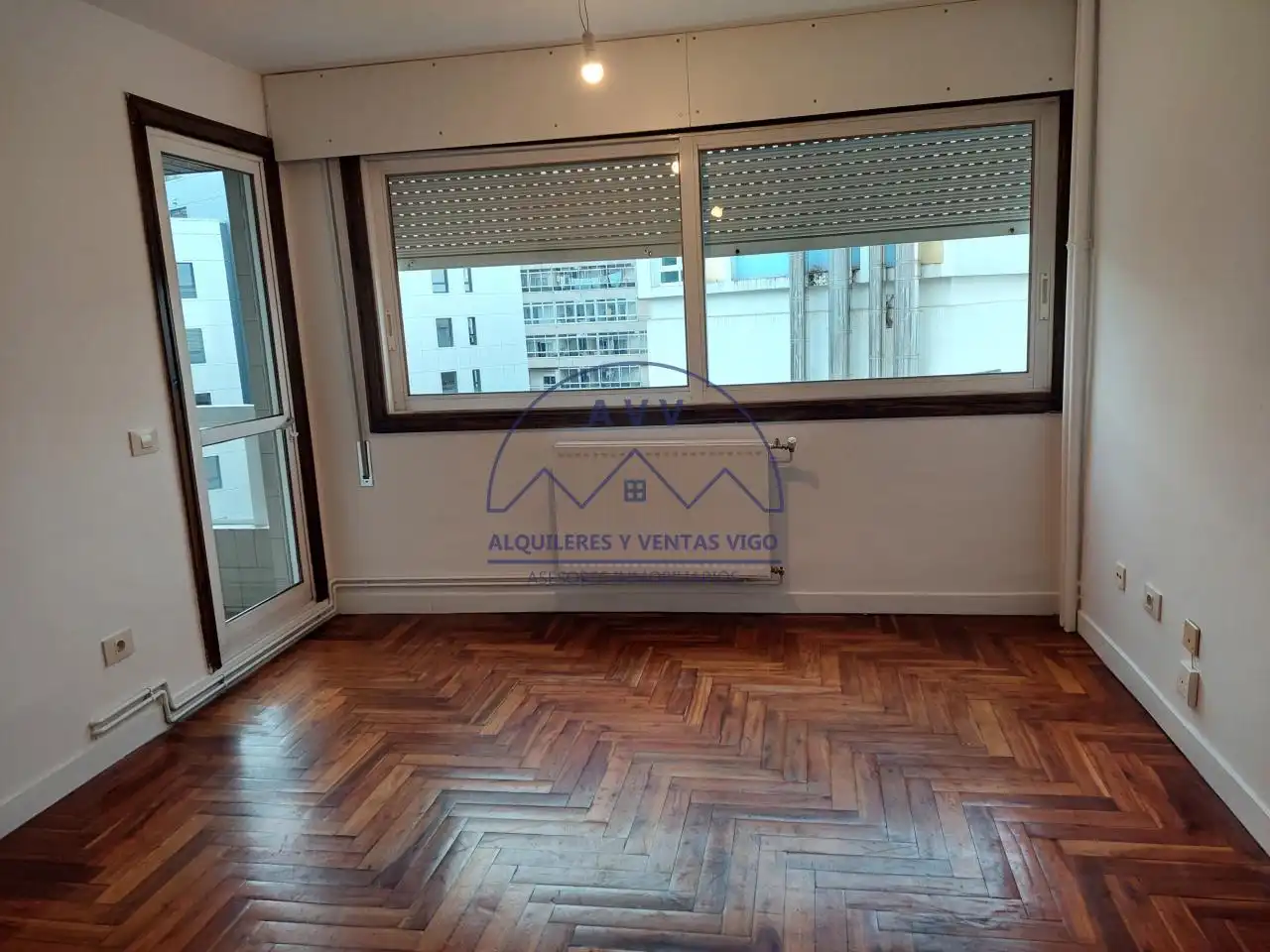 Piso de alquiler en Vigo  con Calefacción, Parquet y Terraza