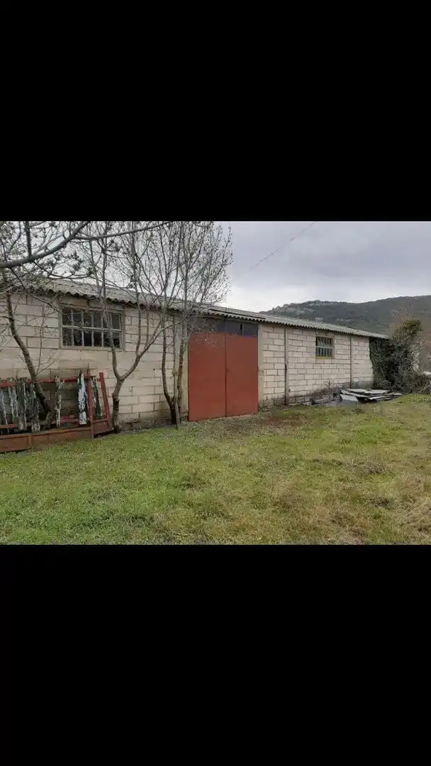 Außenansicht von Fabrikhallen zum Verkauf in Bustarviejo