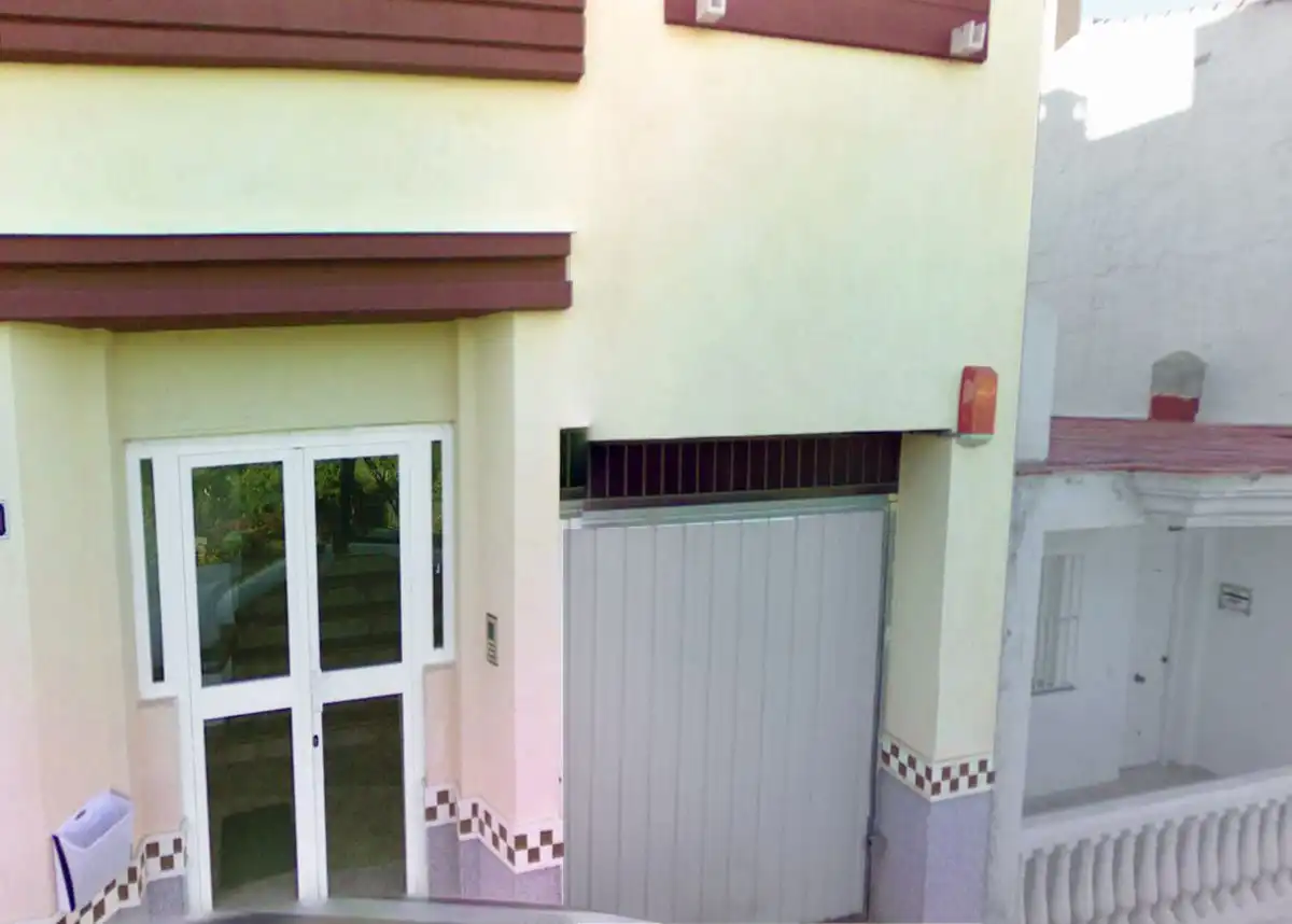 Vista exterior de Garatge en venda en Cártama