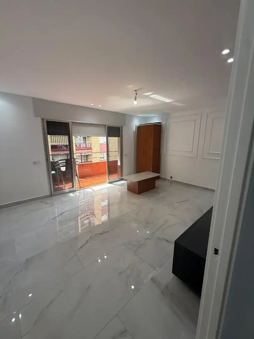 Habitación de Piso en venta en Tarragona con Calefacción, Horno y Balcón