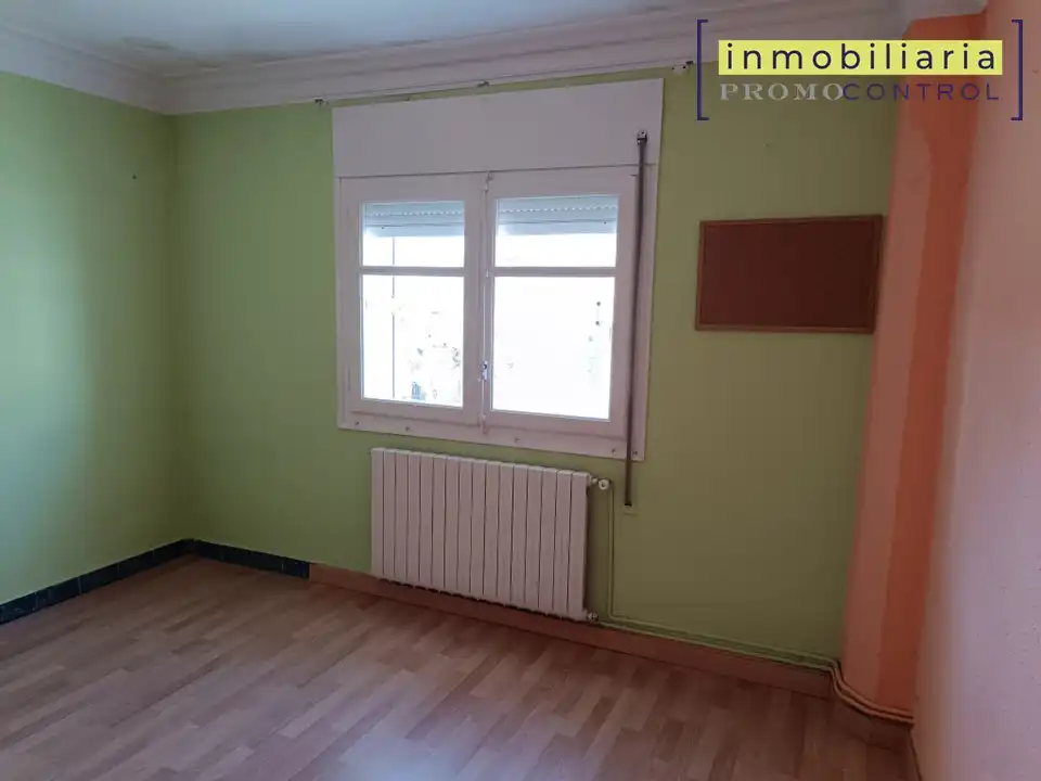 Schlafzimmer von Einfamilien-Reihenhaus zum Verkauf in San Mateo de Gállego mit Terrasse, Möbliert und Mikrowelle