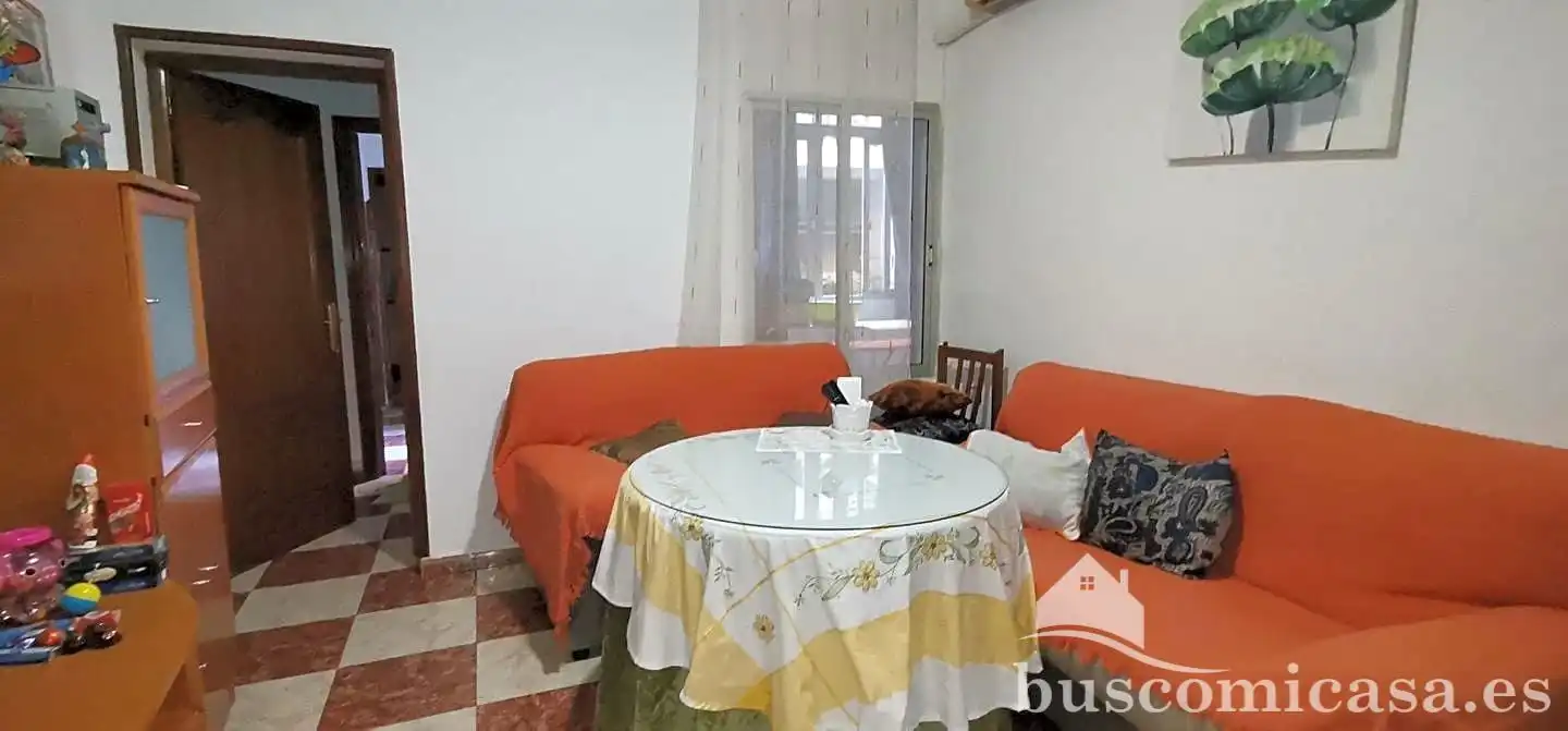 Sala d'estar de Casa o xalet en venda en Linares amb Aire condicionat, Terrassa i Traster