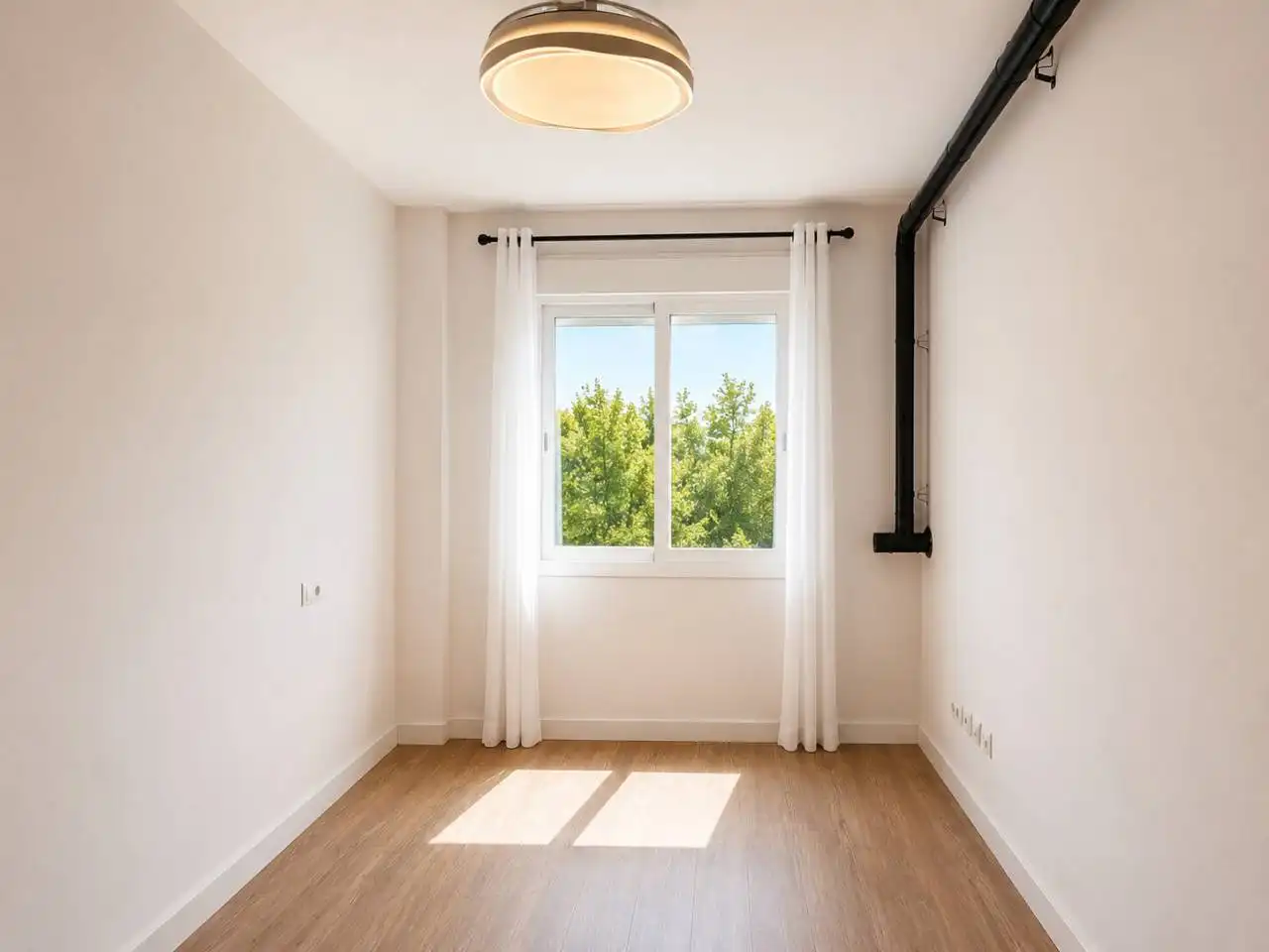 Bedroom of Flat for sale in Sa Pobla  with Storage room and Balcony