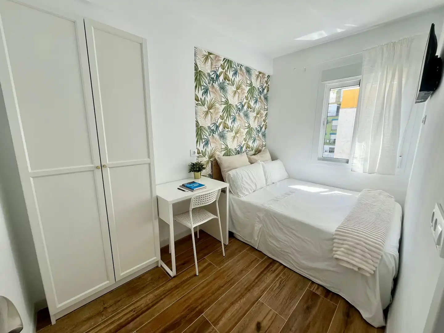 Habitación de Piso para compartir en Sevilla con Amueblado, Lavadora y TV