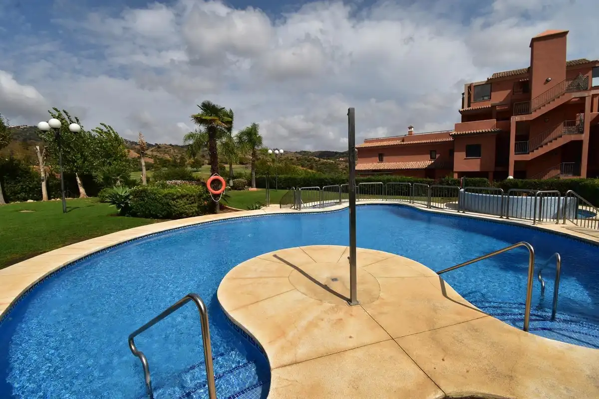 Piscina de Apartamento en venta en Macharaviaya con Aire acondicionado y Piscina comunitaria