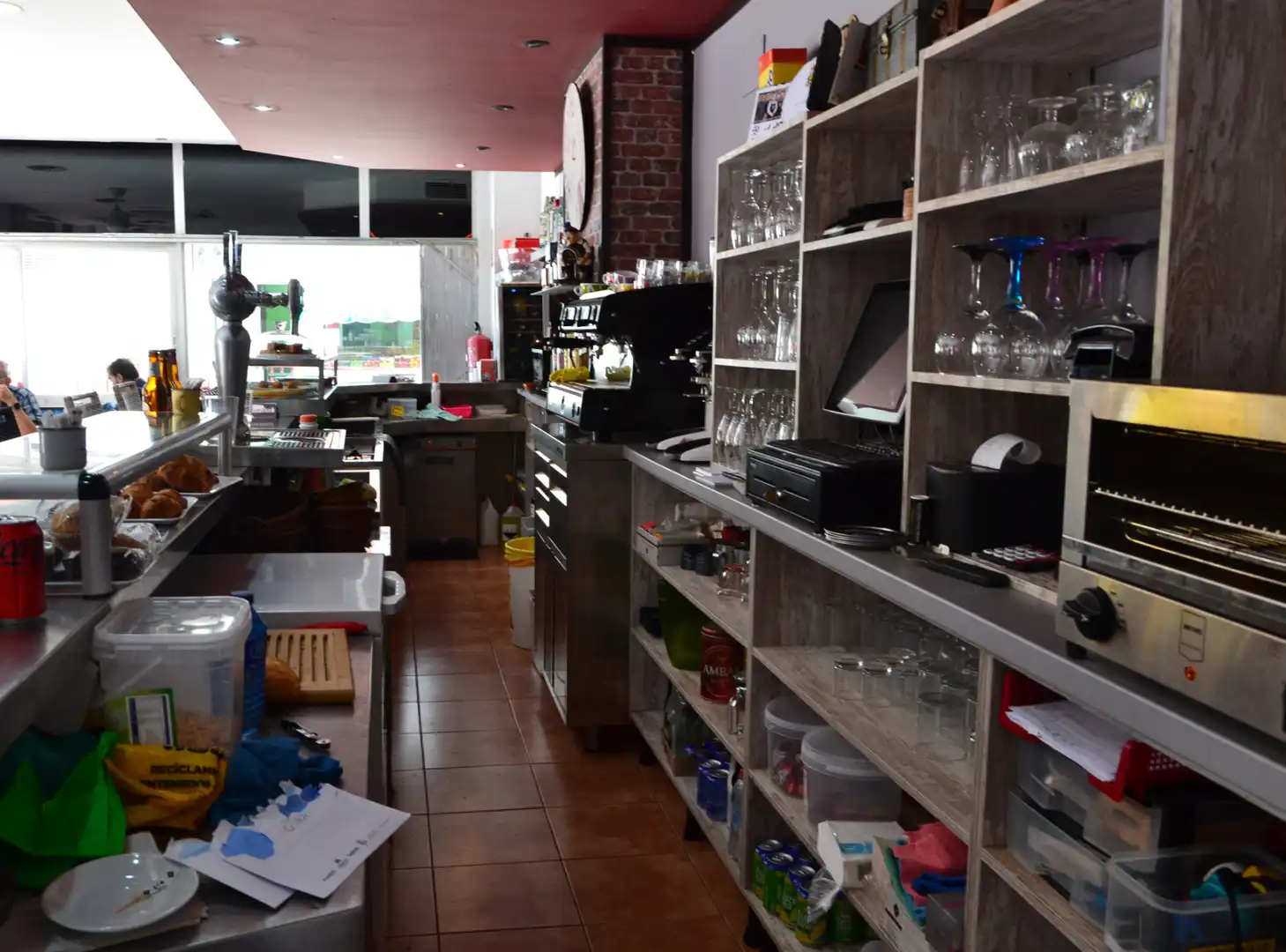 Local en traspaso en Zaragoza con Aire acondicionado, Amueblado y Internet