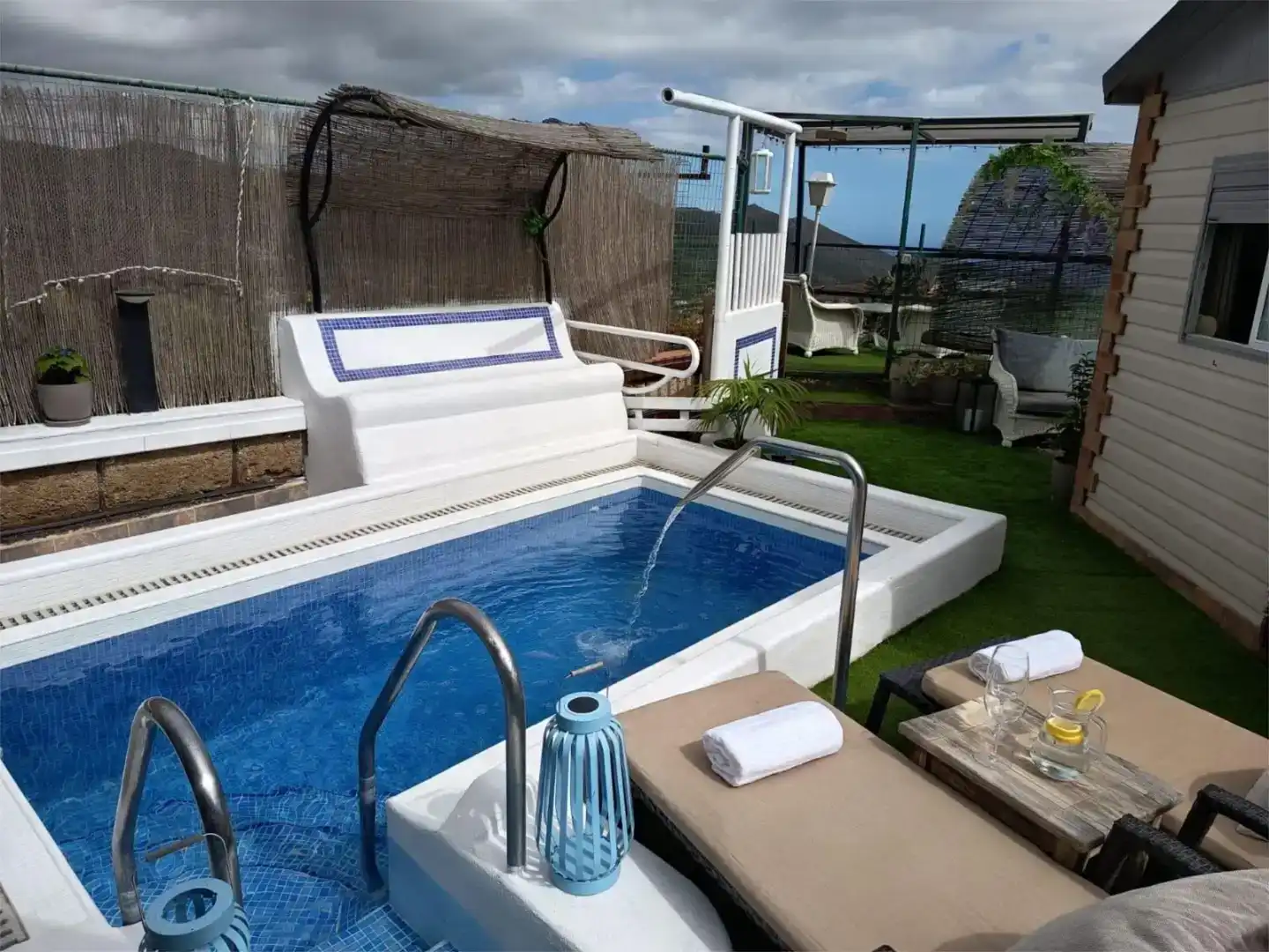 Swimming pool of Flat for rent in Arona  with Air Conditioner, Private garden and Parquet flooring