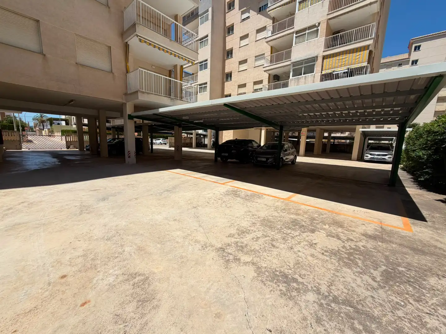 Aparcament de Àtic en venda en Daimús amb Jardí privat, Terrassa i Traster