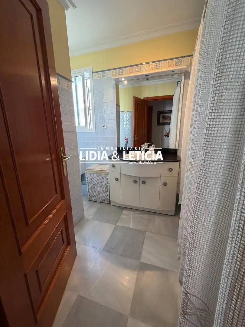 Dormitori de Casa o xalet en venda en Alcalá de Guadaira amb Aire condicionat, Traster i Piscina