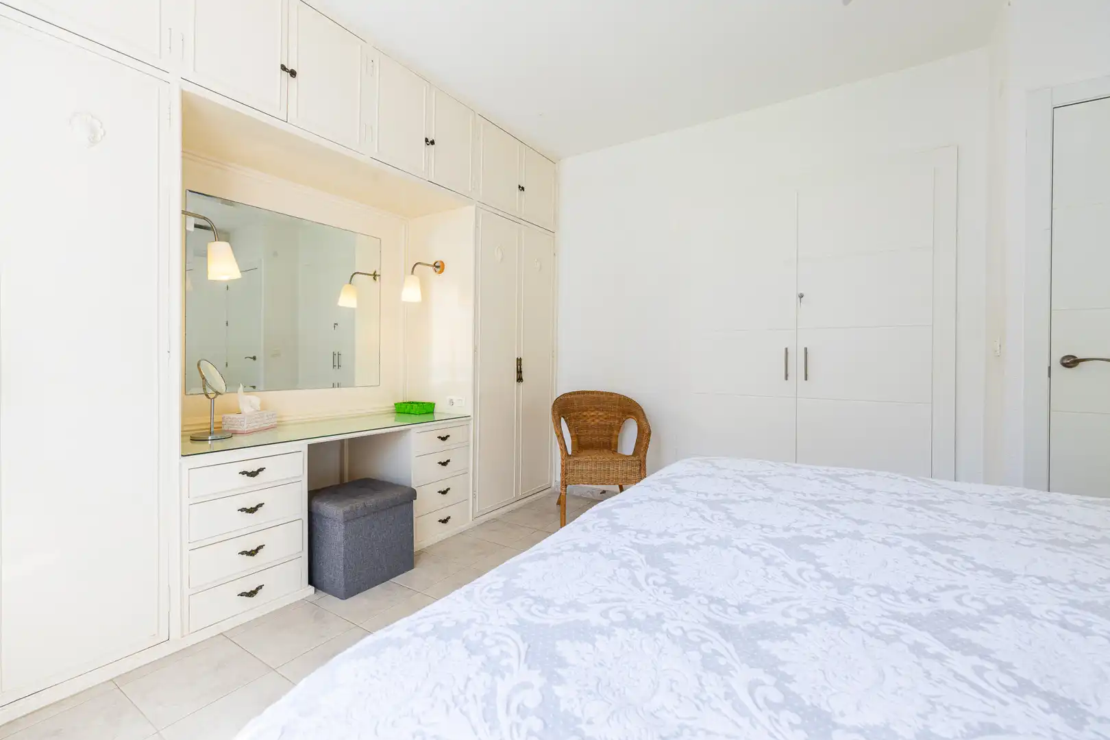 Bedroom of Apartments for sale in Fuengirola  with Air Conditioner, Terrace and Swimming Pool