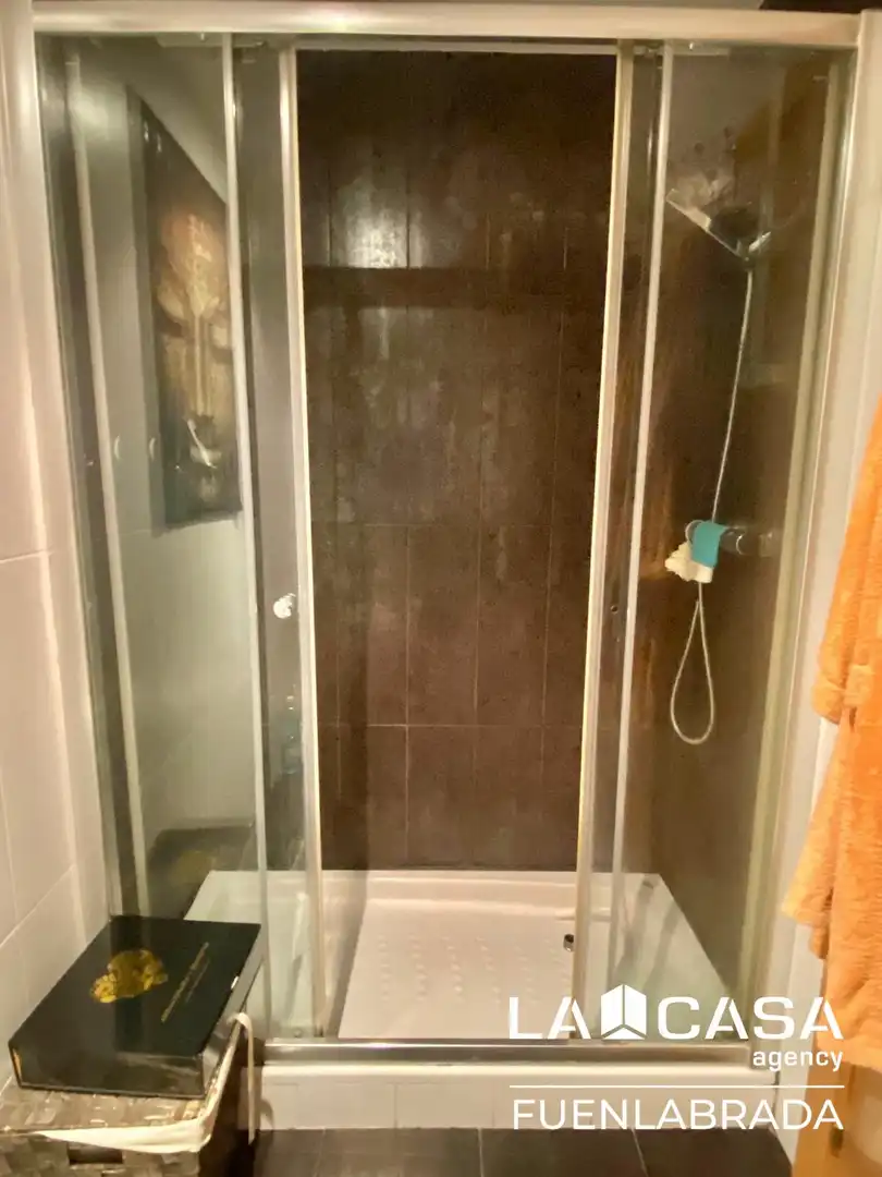 Baño de Piso en venta en Fuenlabrada con Aire acondicionado, Trastero y Piscina