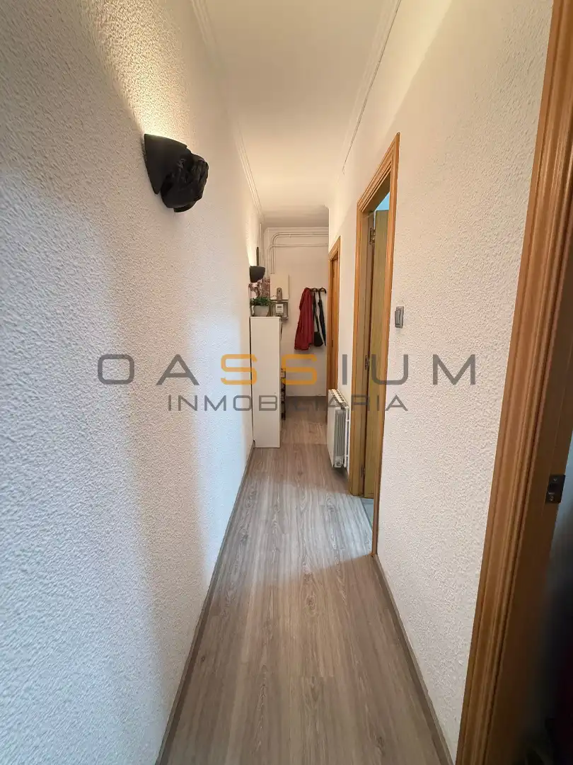 Piso en venta en Cornellà de Llobregat con Calefacción y Amueblado