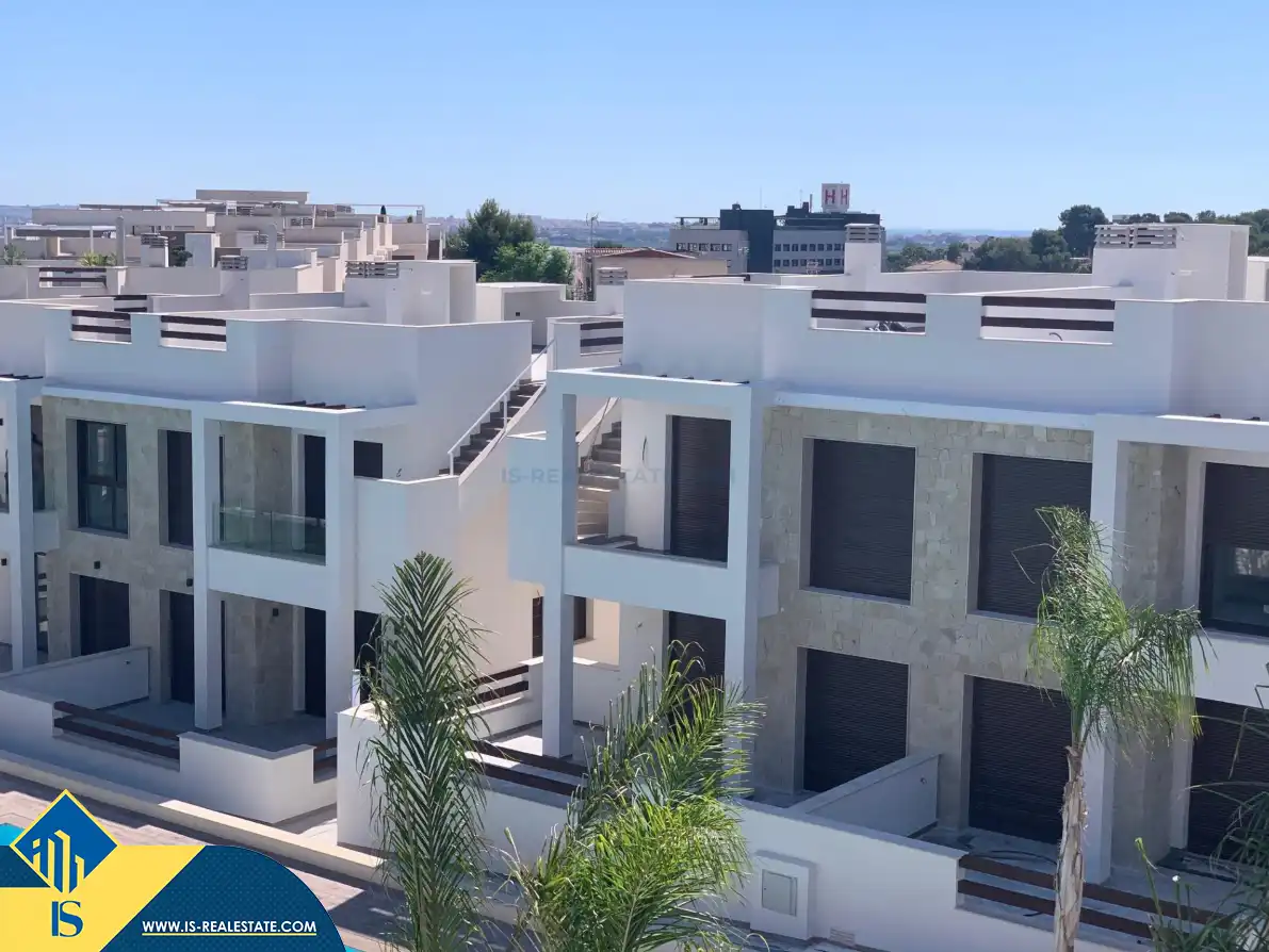 Bungalow con piscina en venta en Los Balcones - Los Altos, imagen 25