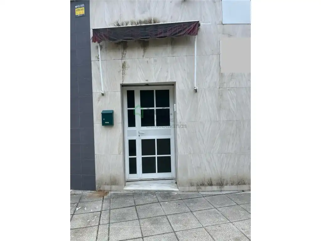 Exterior view of Commercial properties for rent in Badajoz  with Air Conditioner