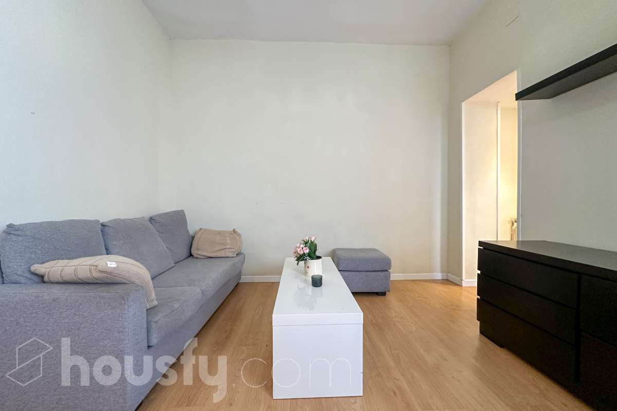 Living room of Flat for sale in  Madrid Capital  with Air Conditioner, Heating and Parquet flooring