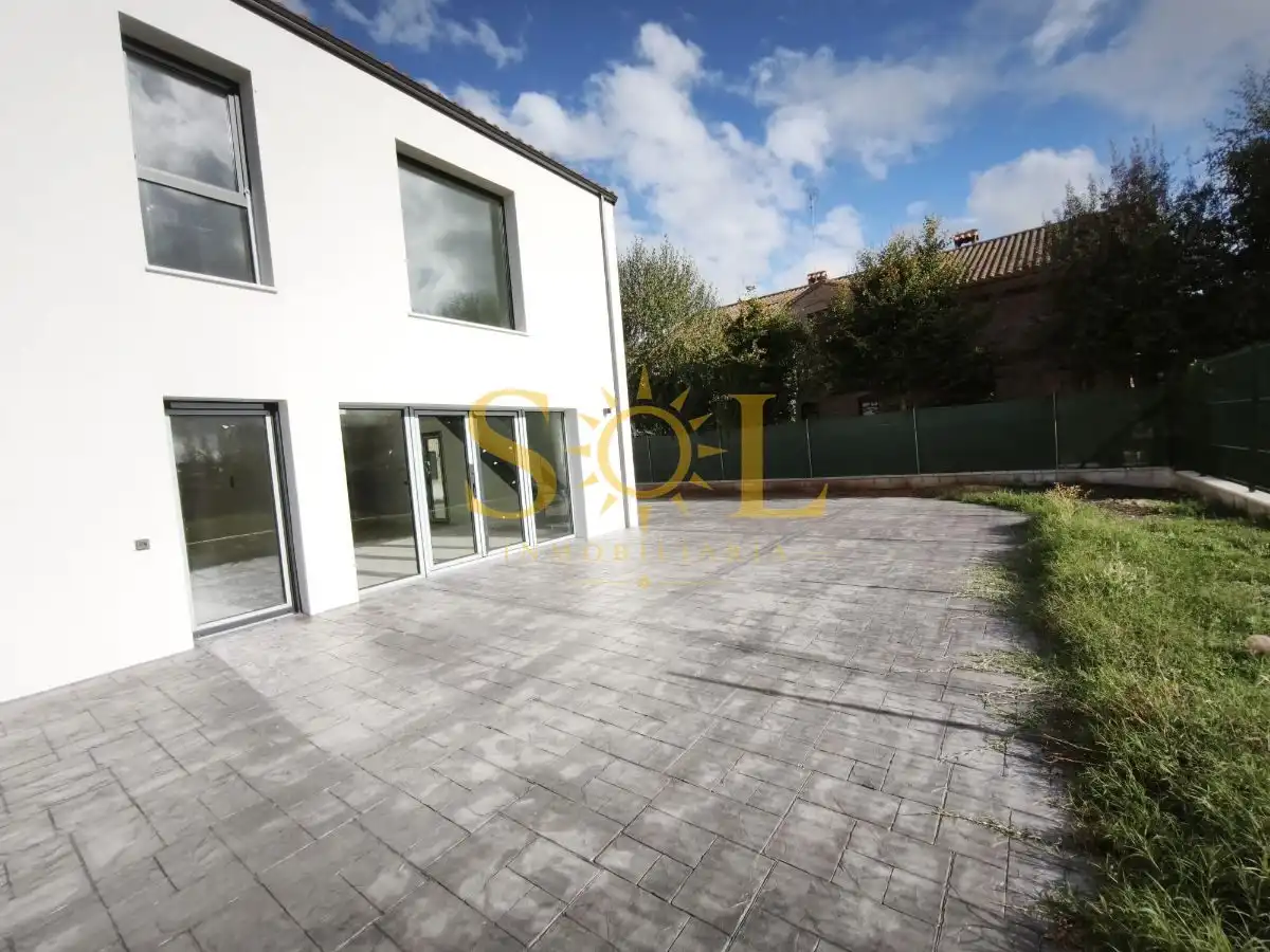 Casa con jardín en venta en Calle la Iglesia 3b Azadinos Leon, imagen 5
