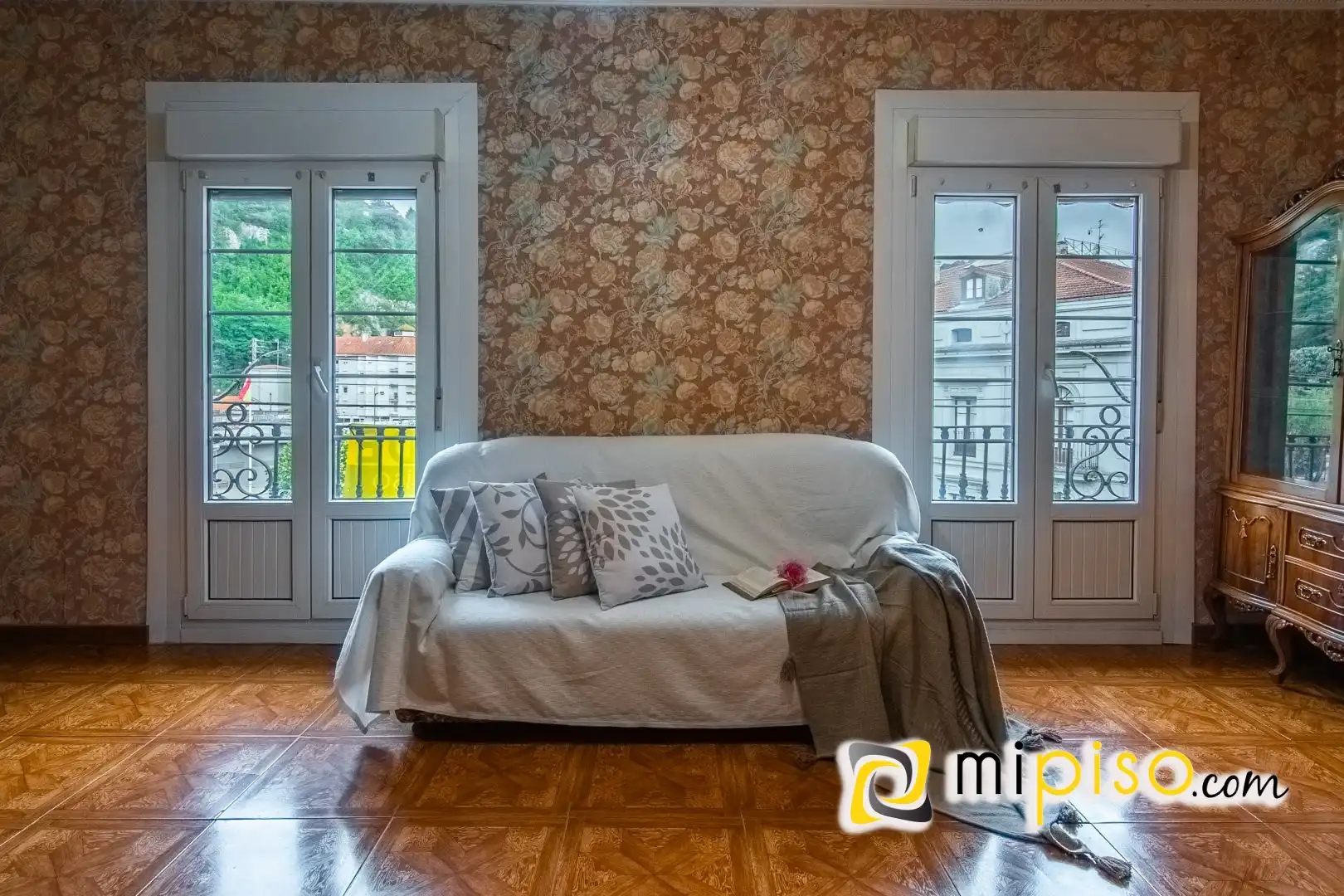 Living room of Flat for sale in Laredo  with Heating and Balcony
