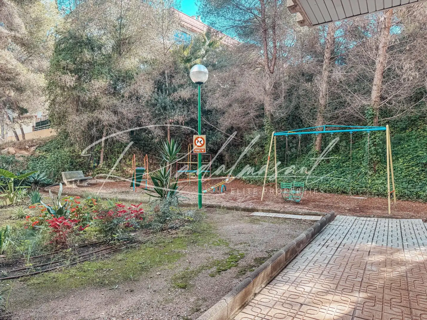 Parking de Piso en venta en Salou con Calefacción, Terraza y Amueblado