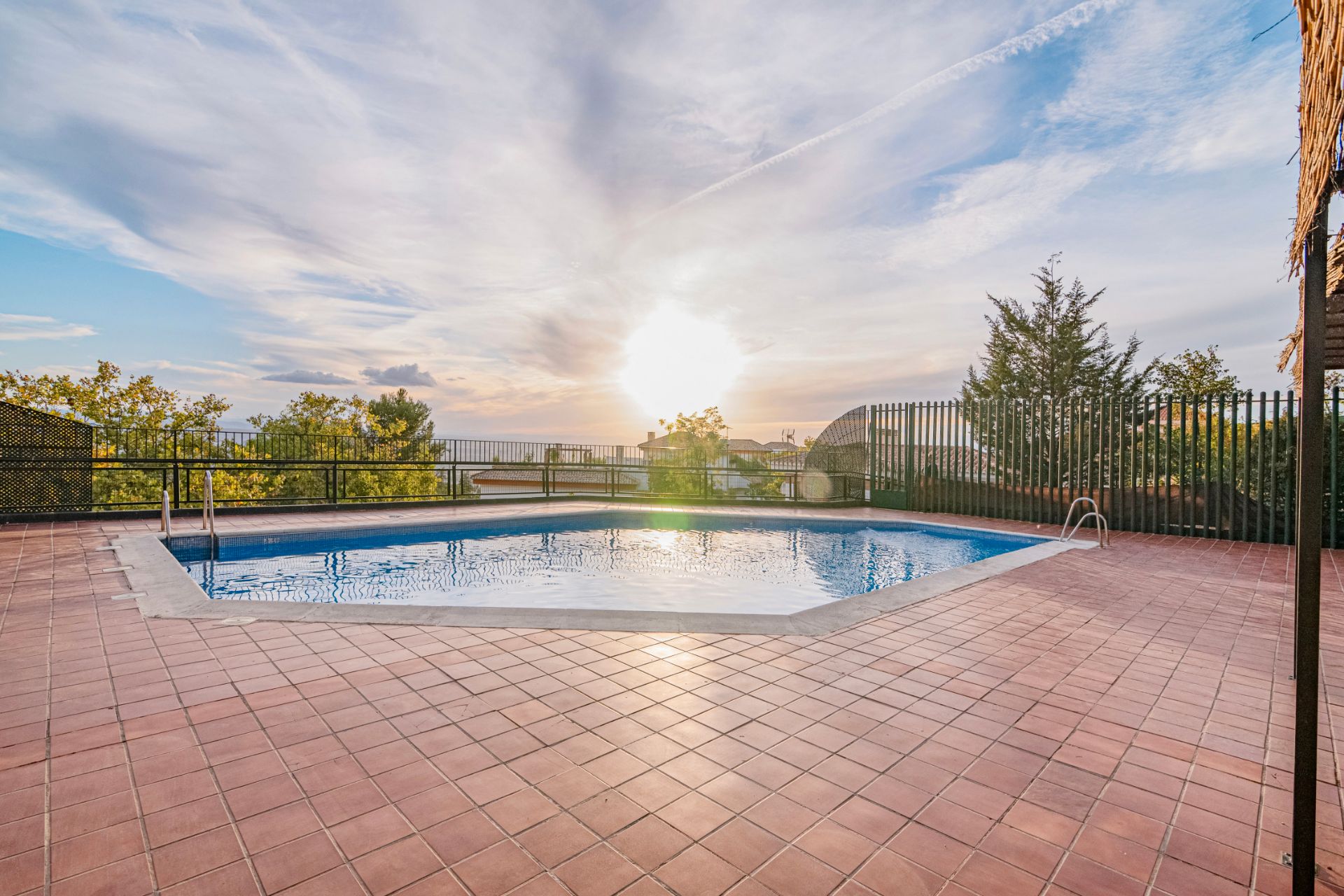 Piscina de Casa o xalet en venda en  Granada Capital amb Aire condicionat, Calefacció i Terrassa