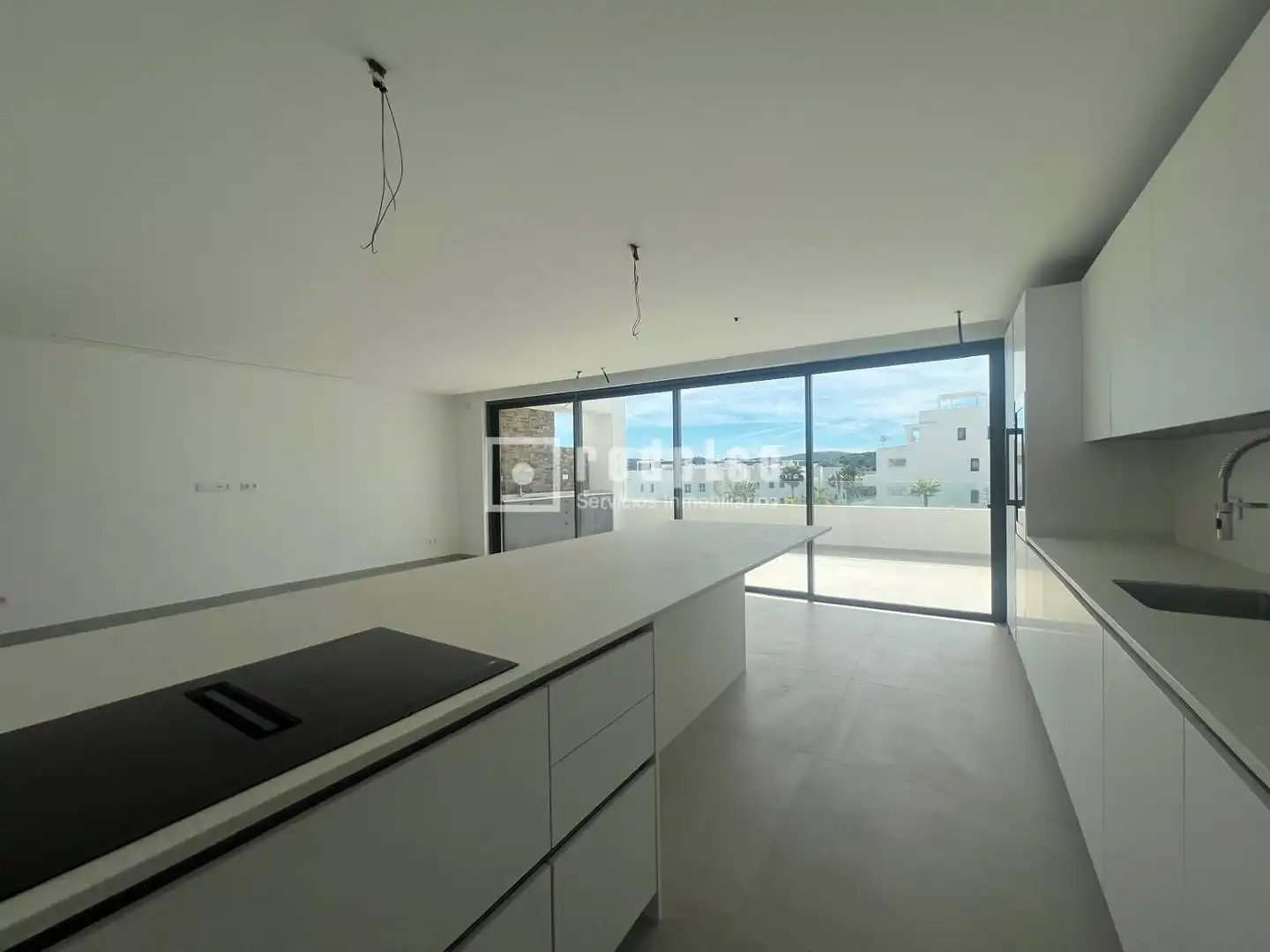 Sala d'estar de Pis en venda en Estepona amb Aire condicionat, Calefacció i Jardí privat