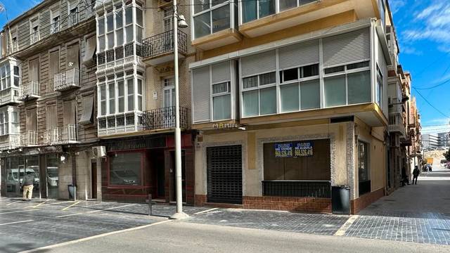 Local comercial en Alquiler en Calle de la Caridad en Casco Antiguo