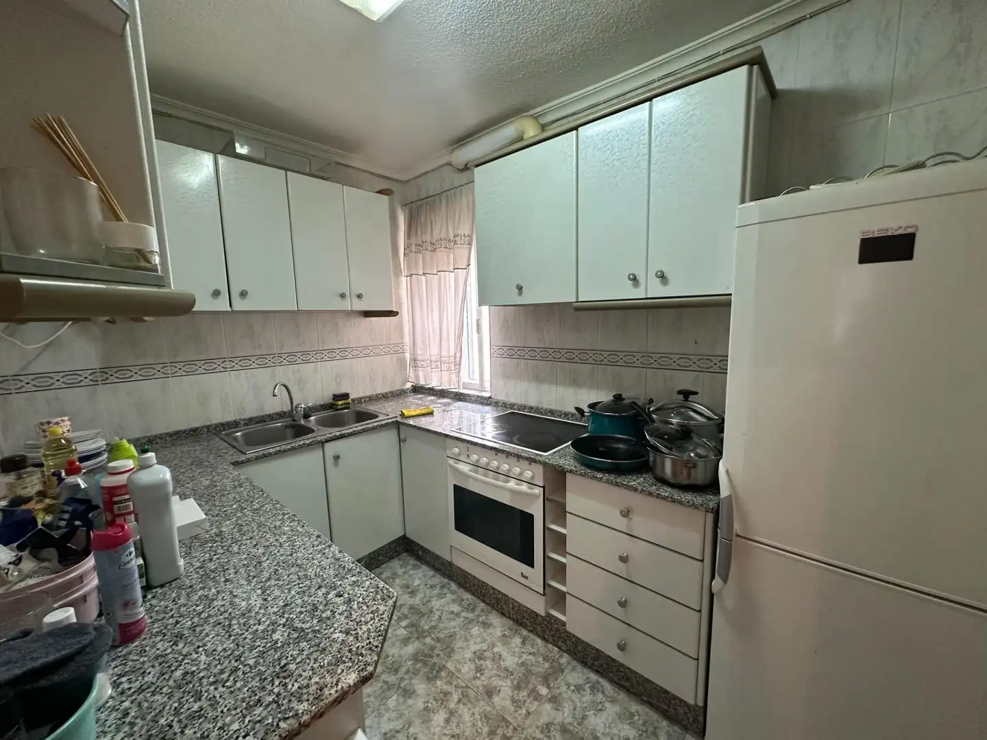 Cocina de Apartamento en venta en Alicante / Alacant con Aire acondicionado, Amueblado y Balcón