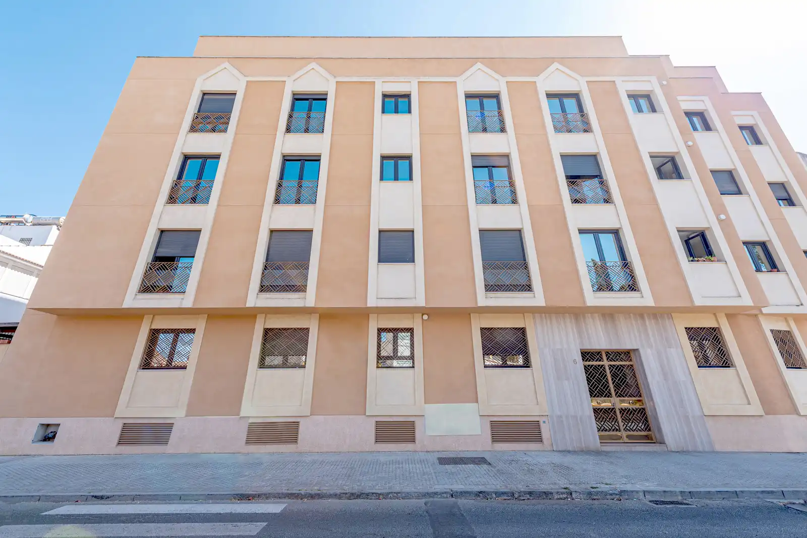 Vista exterior de Pis en venda en Sevilla amb Aire condicionat, Terrassa i Traster