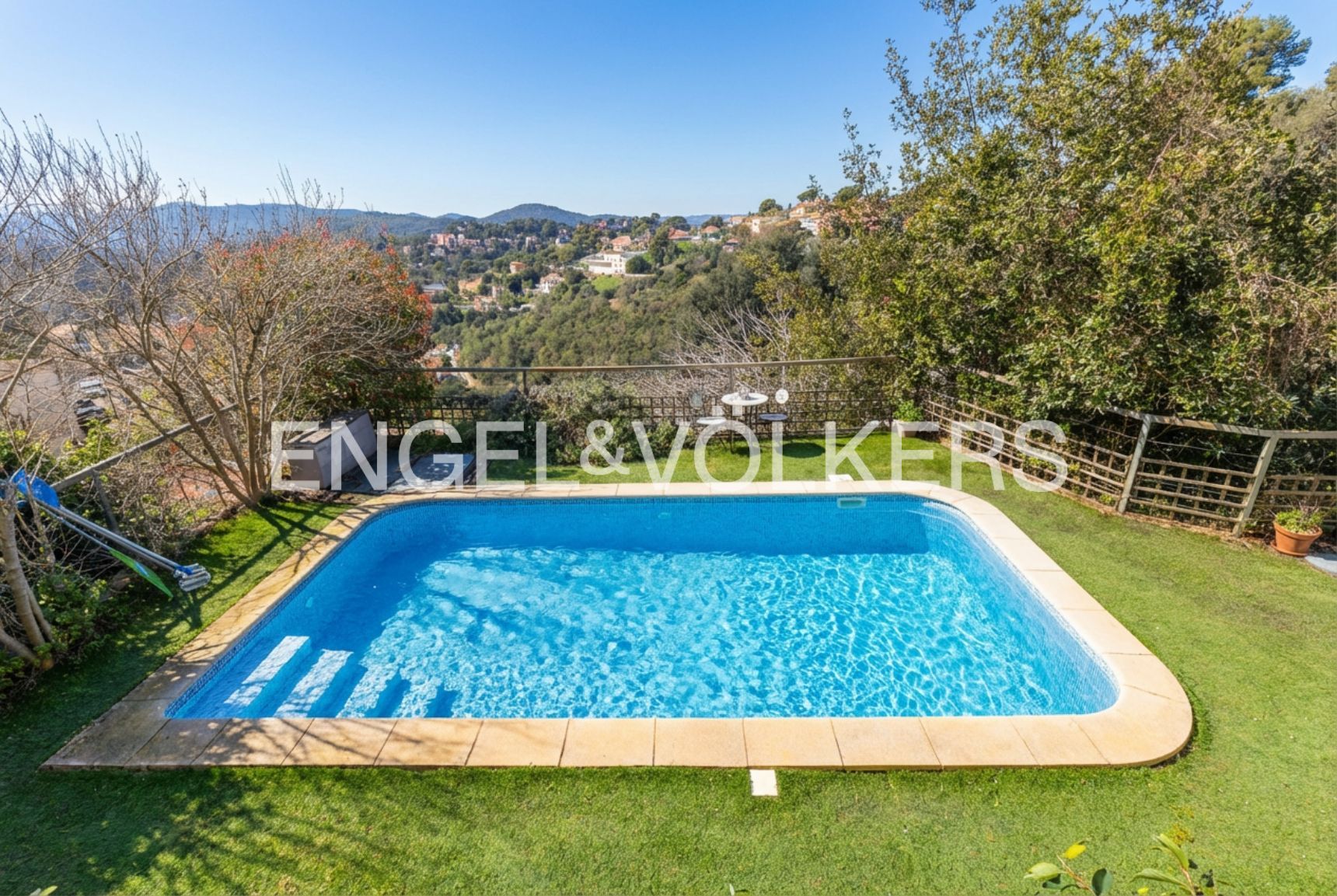 Swimming pool of Houses for sale in Sant Cugat del Vallès  with Air Conditioner, Heating and Private garden