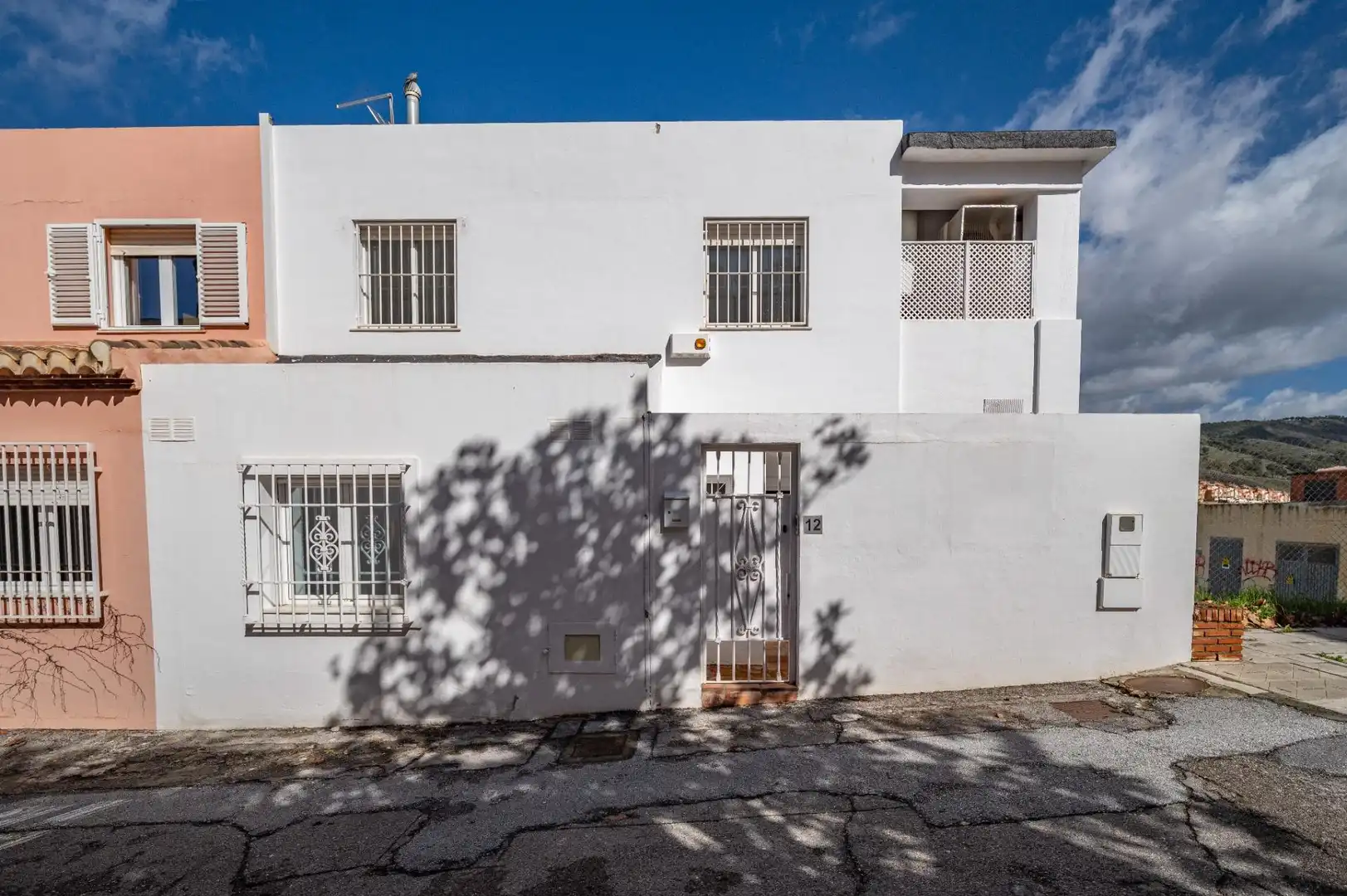 Vista exterior de Casa adosada en venta en Granada con Aire acondicionado y Calefacción