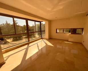 Living room of Flat to rent in  Granada Capital  with Air Conditioner, Heating and Swimming Pool