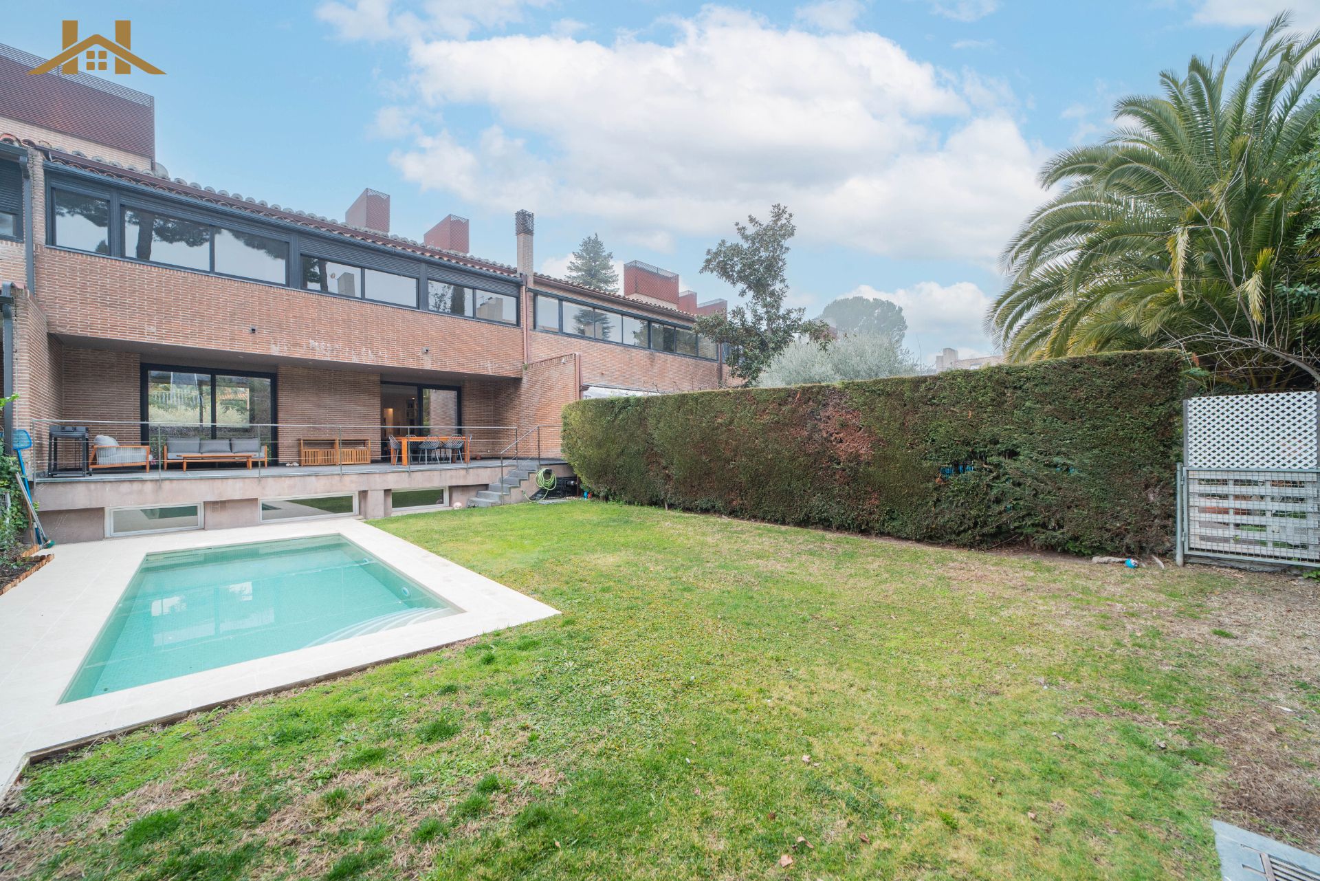 Jardí de Casa adosada en venda en Boadilla del Monte amb Jardí privat, Terrassa i Traster