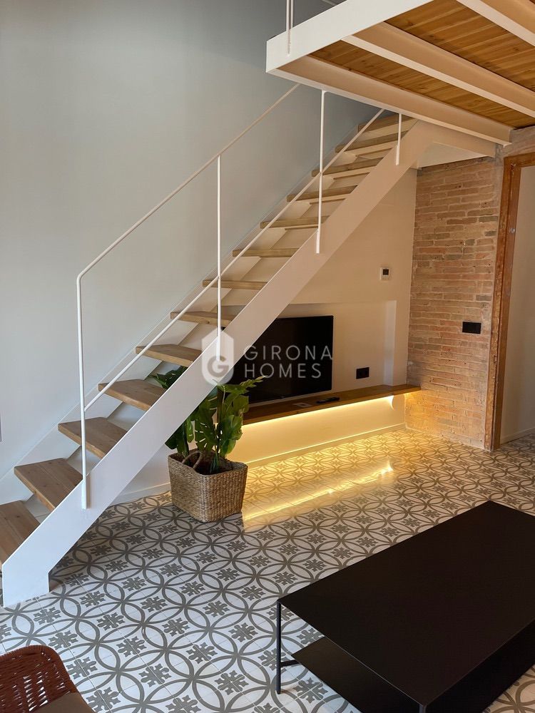 Sala d'estar de Àtic de lloguer en Girona Capital amb Aire condicionat, Terrassa i Moblat