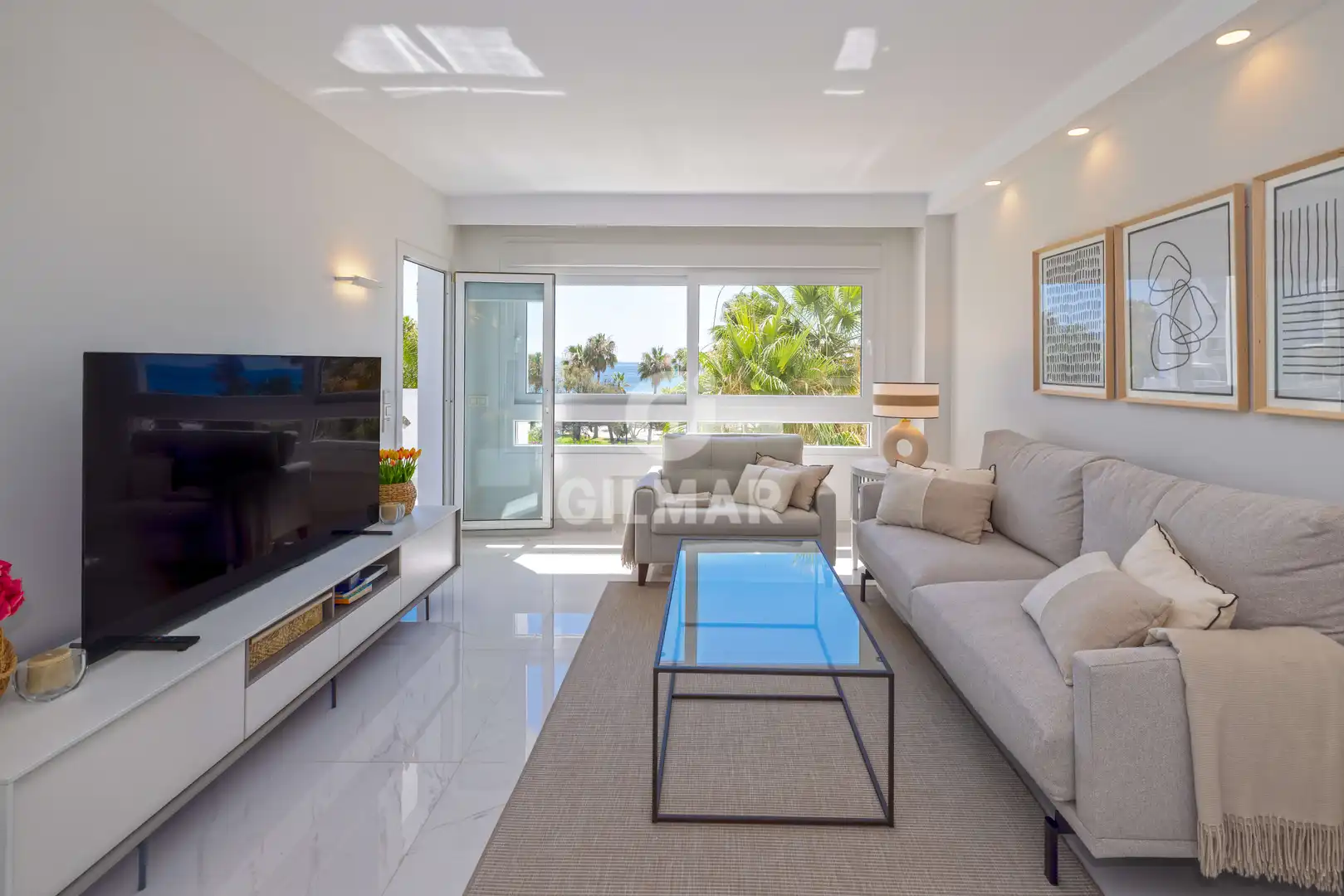 Sala d'estar de Apartament en venda en Marbella amb Calefacció, Jardí privat i Traster