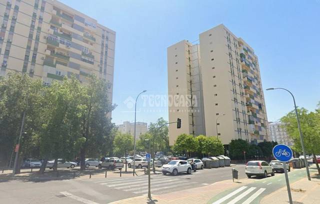 Piso en Venta en piso calle macedonia en Alfalfa - Santa Cruz