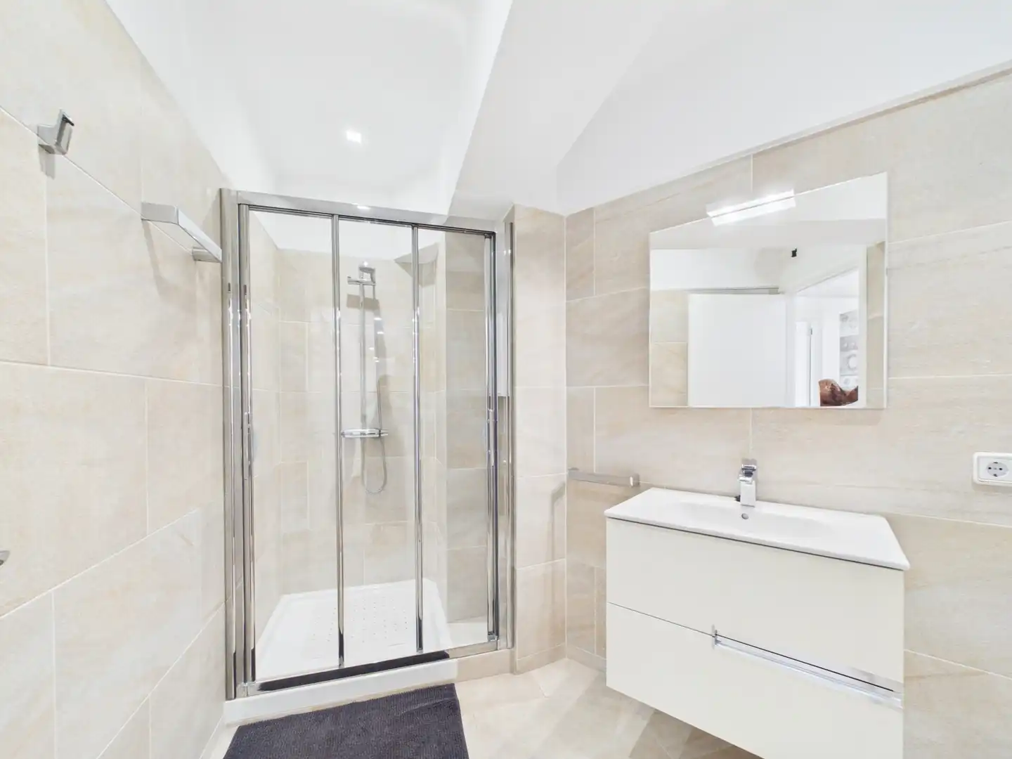 Bathroom of Flat for rent in  Palma de Mallorca  with Air Conditioner, Furnished and Balcony