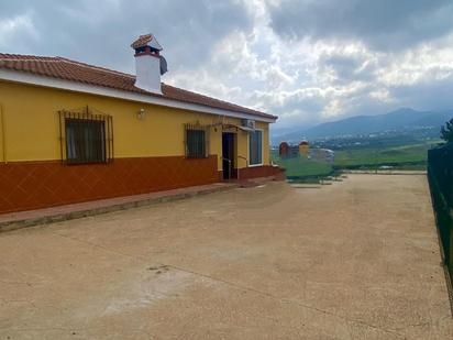 Vista exterior de Casa o xalet de lloguer en Alhaurín de la Torre amb Aire condicionat, Traster i Moblat