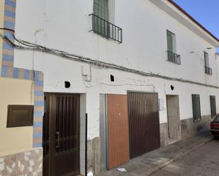 Vista exterior de Casa o xalet en venda en Valenzuela de Calatrava amb Aire condicionat