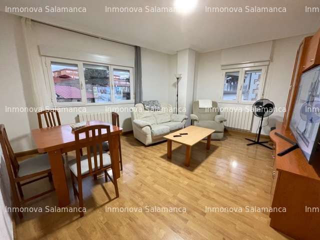 Living room of Flat for sale in Alba de Tormes  with Heating, Furnished and Balcony