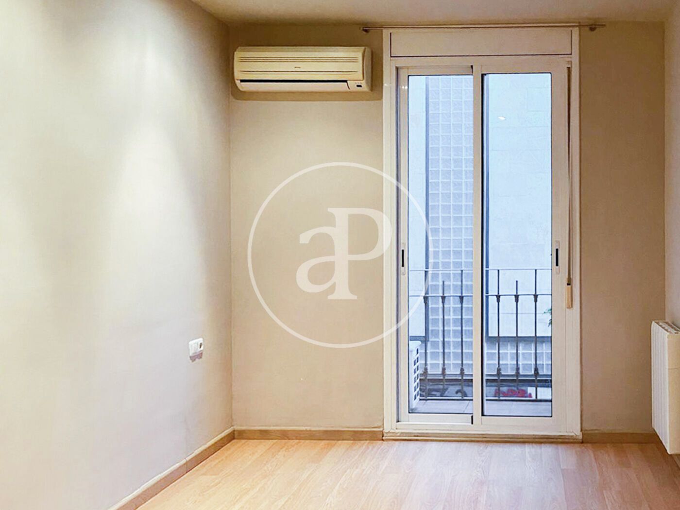 Bedroom of Flat to rent in  Barcelona Capital  with Air Conditioner, Heating and Balcony