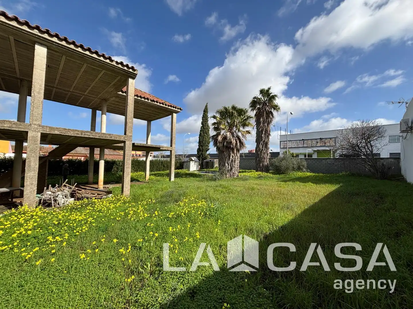 Casa adosada en venta en Montequinto