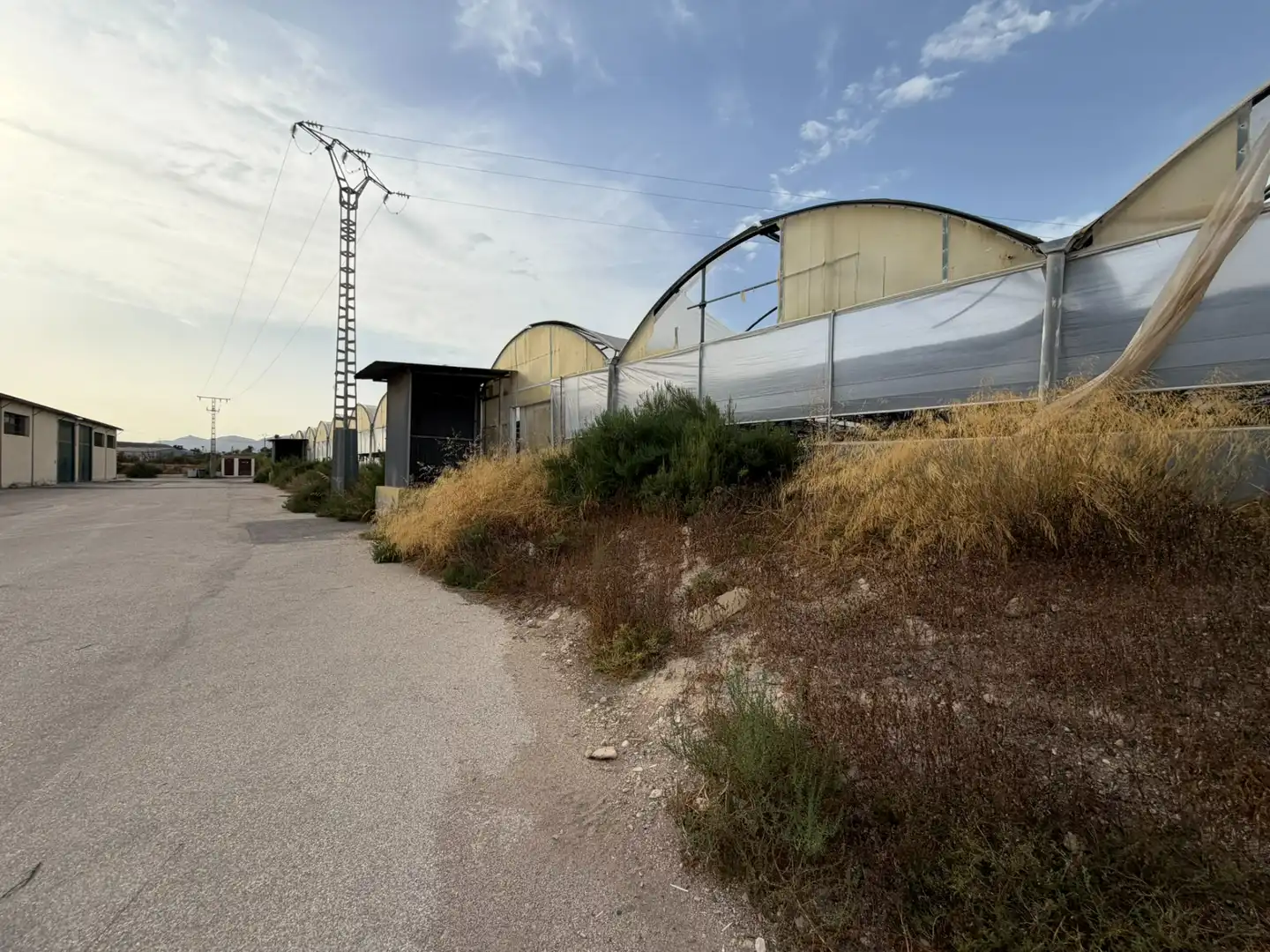 Vista exterior de Nave industrial en venta en Elche / Elx con Alarma