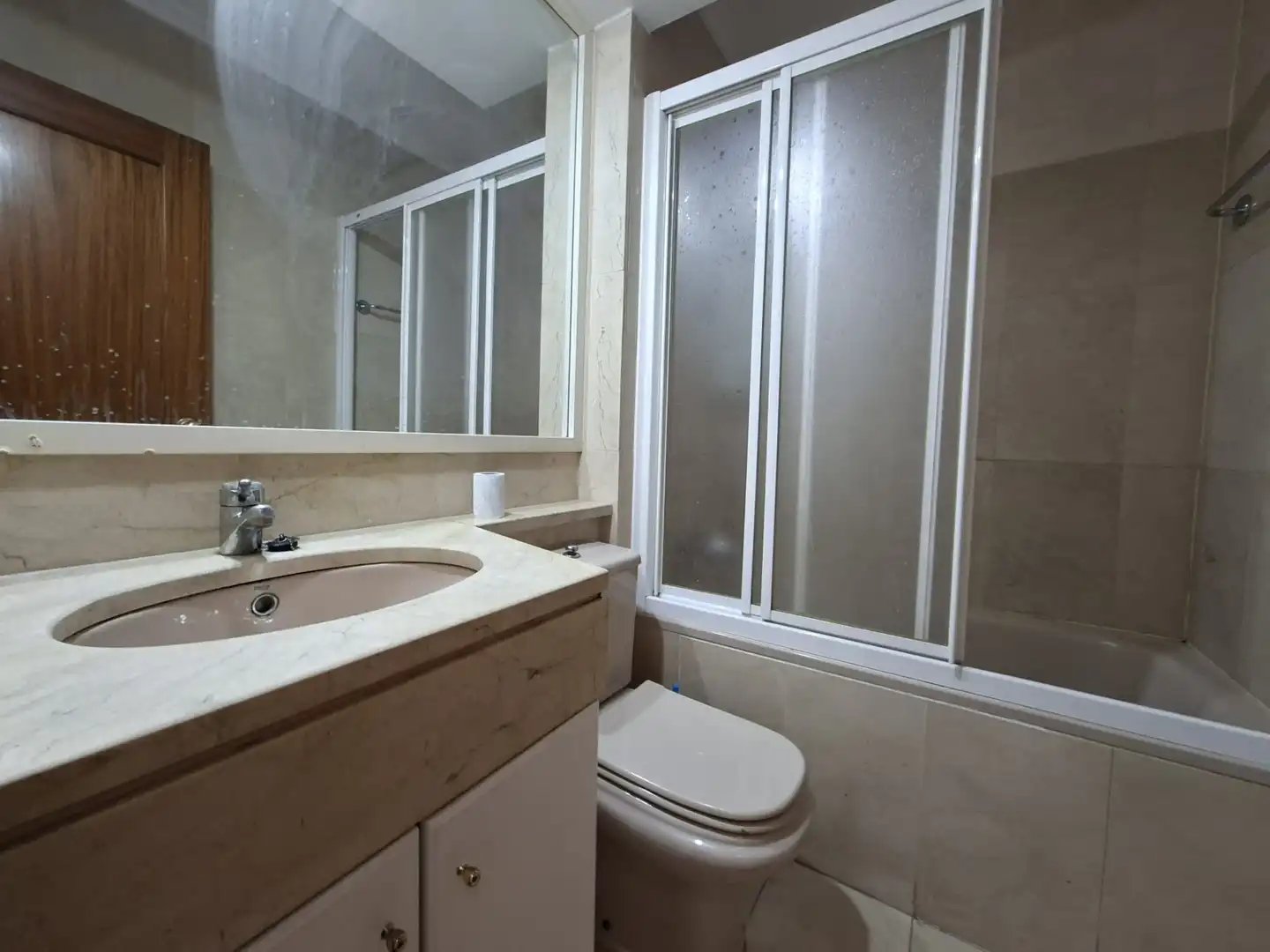 Baño de Piso en venta en Montigalà - Sant Crist