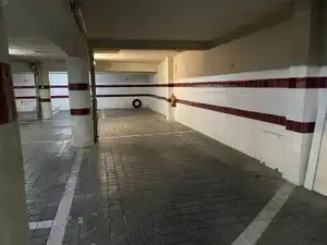 Aparcament de Garatge en venda en Madrid amb Alarma
