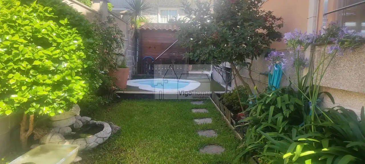 Piscina de Casa o xalet en venda en Moaña amb Calefacció, Jardí privat i Terrassa
