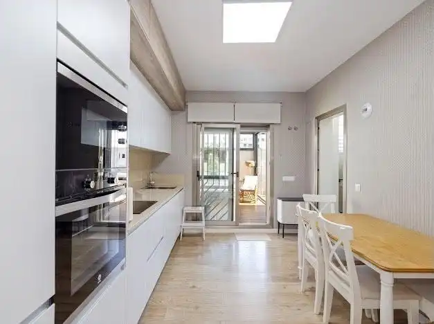 Cuina de Planta baixa en venda en Torremolinos amb Aire condicionat, Calefacció i Jardí privat